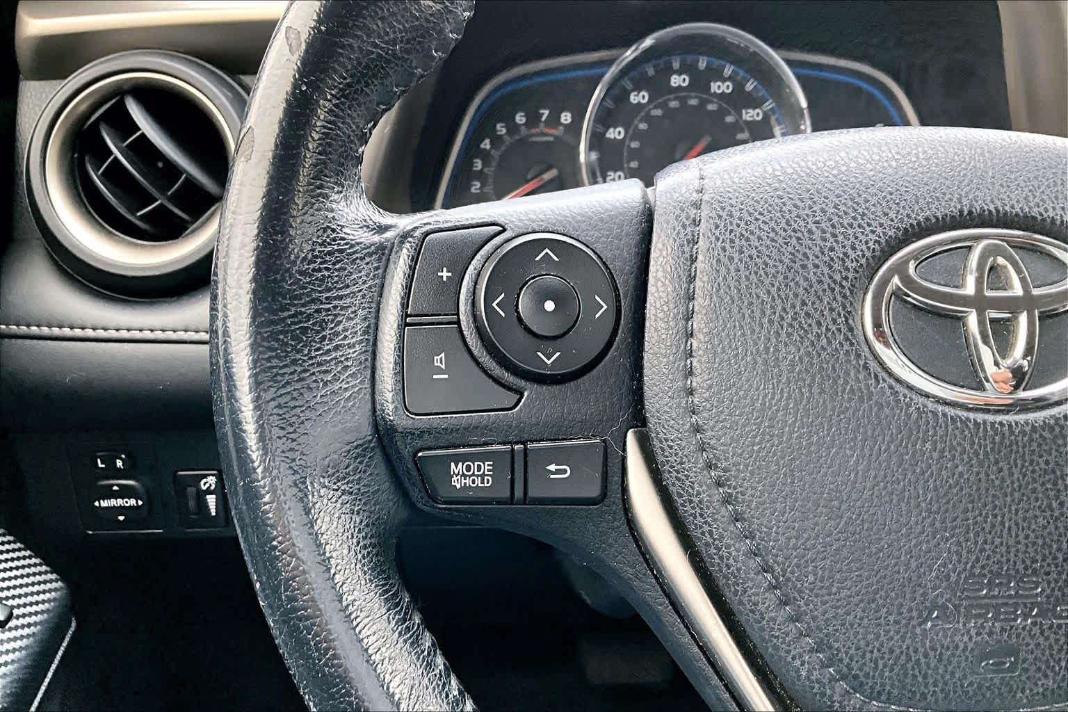 Used 2015 Toyota RAV4 Limited AWD/4WD image 24