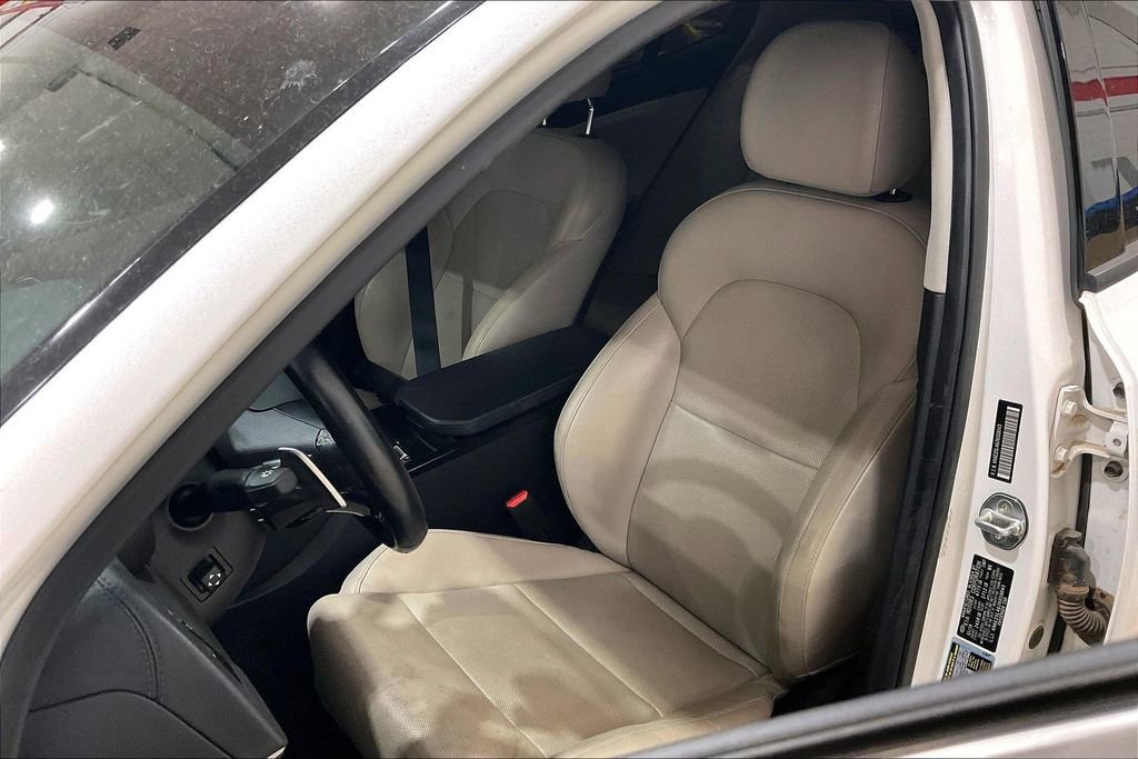 Used 2018 Kia Stinger Premium image 24