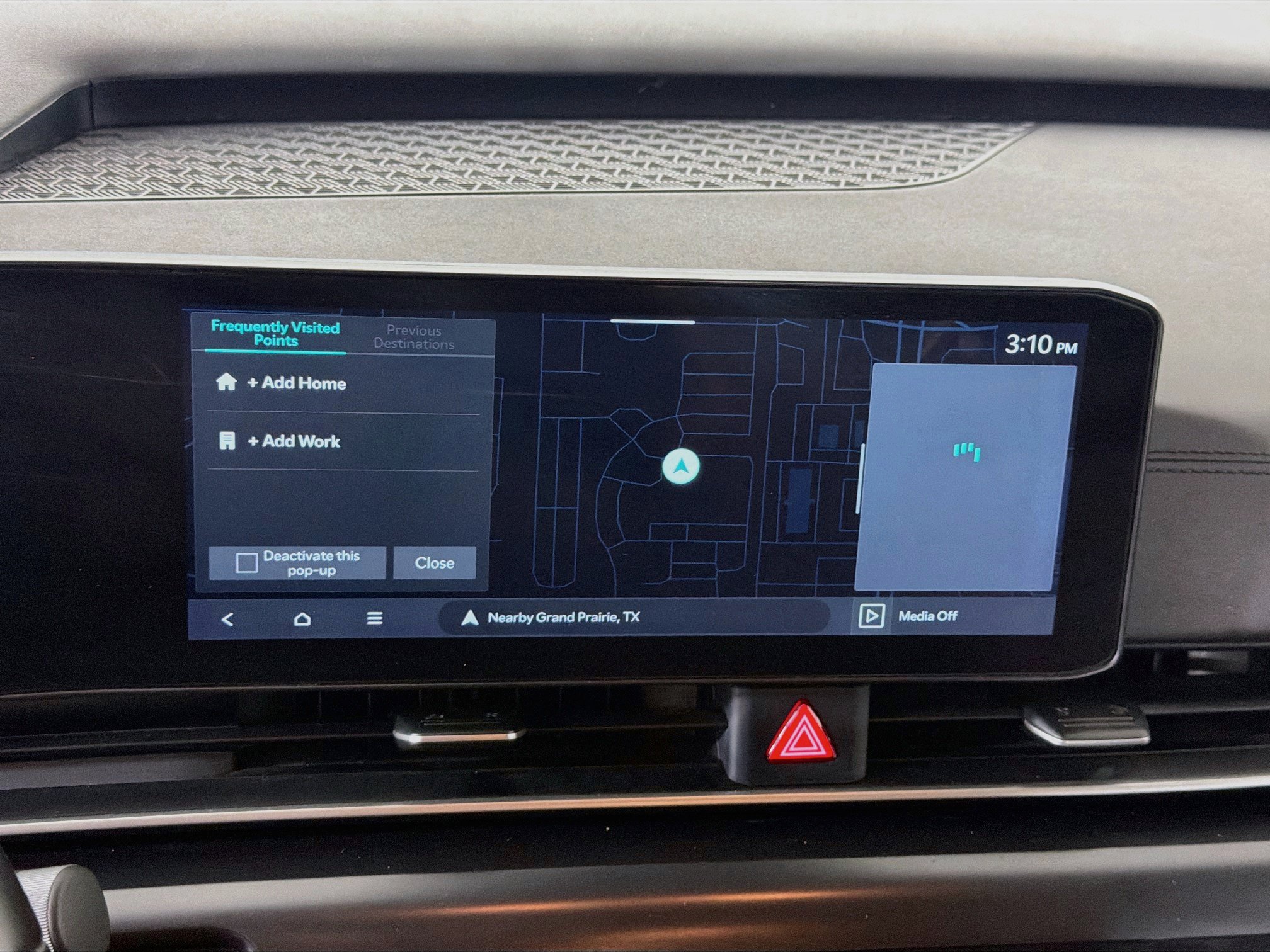 Used 2025 Kia Carnival FWD image 21