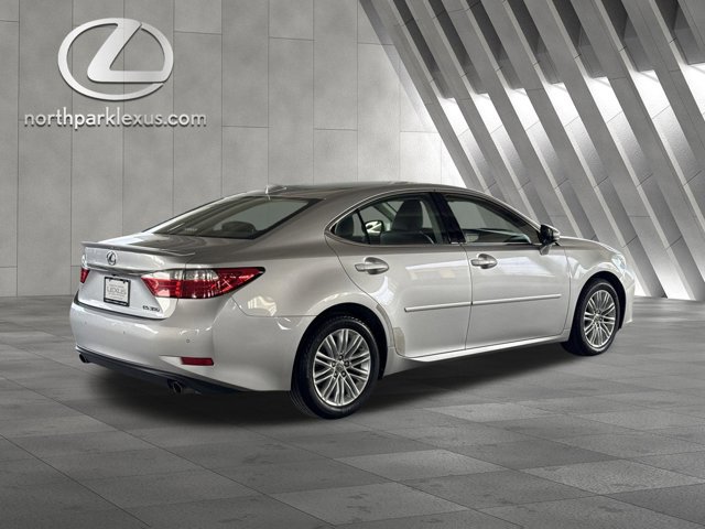 Used 2015 Lexus ES 350 w/ Luxury Package image 6