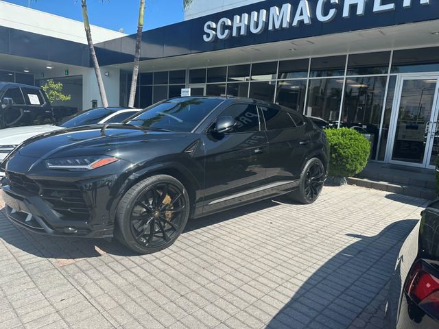 Used 2020 Lamborghini Urus AWD/4WD image 3
