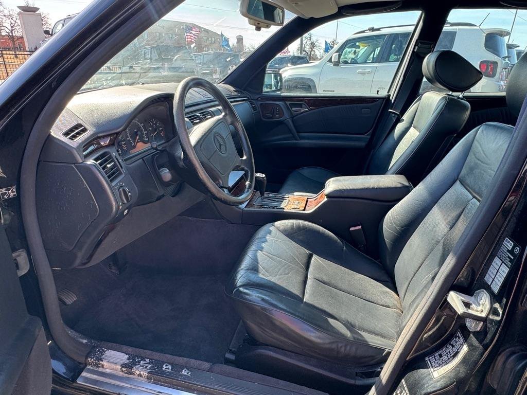 Used 1996 Mercedes-Benz E 320 Sedan image 4