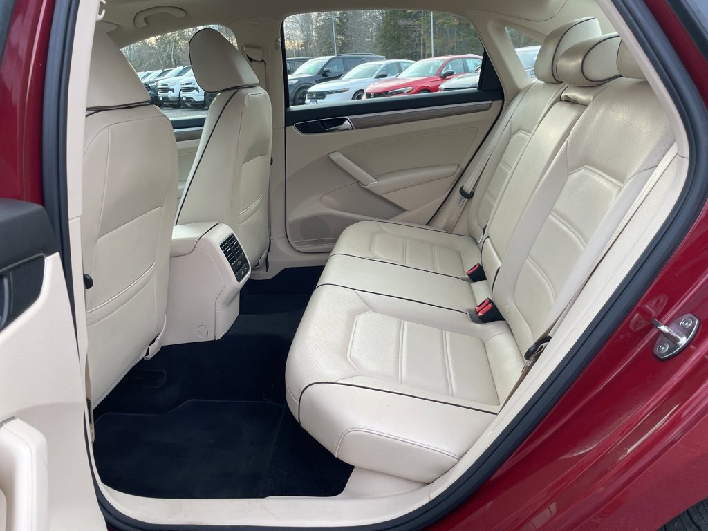 Used 2018 Volkswagen Passat 2.0T SE image 23