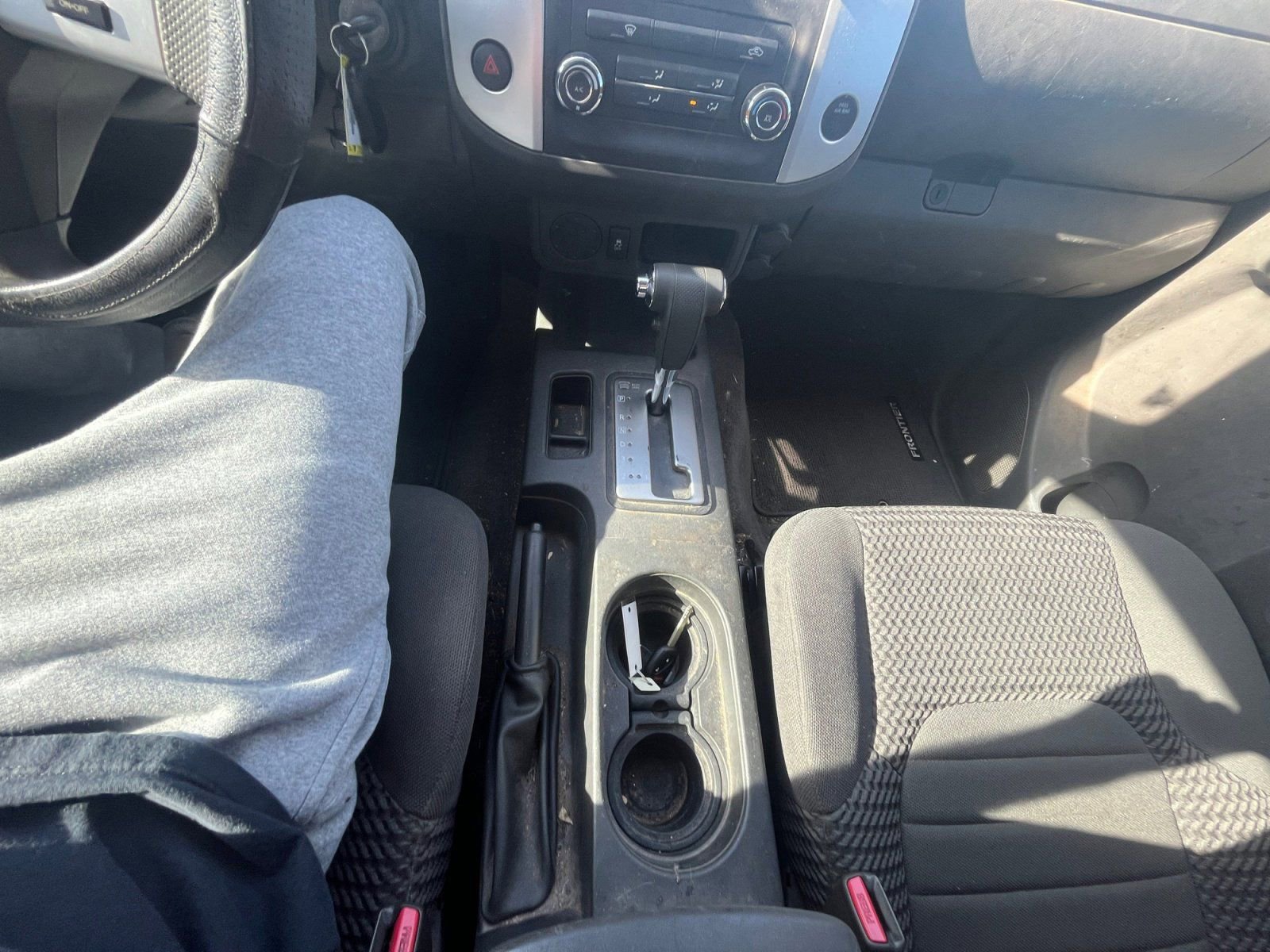 Used 2016 Nissan Frontier SV image 10