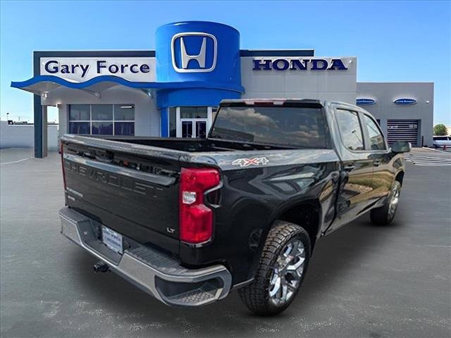 Used 2025 Chevrolet Silverado 1500 LT image 2