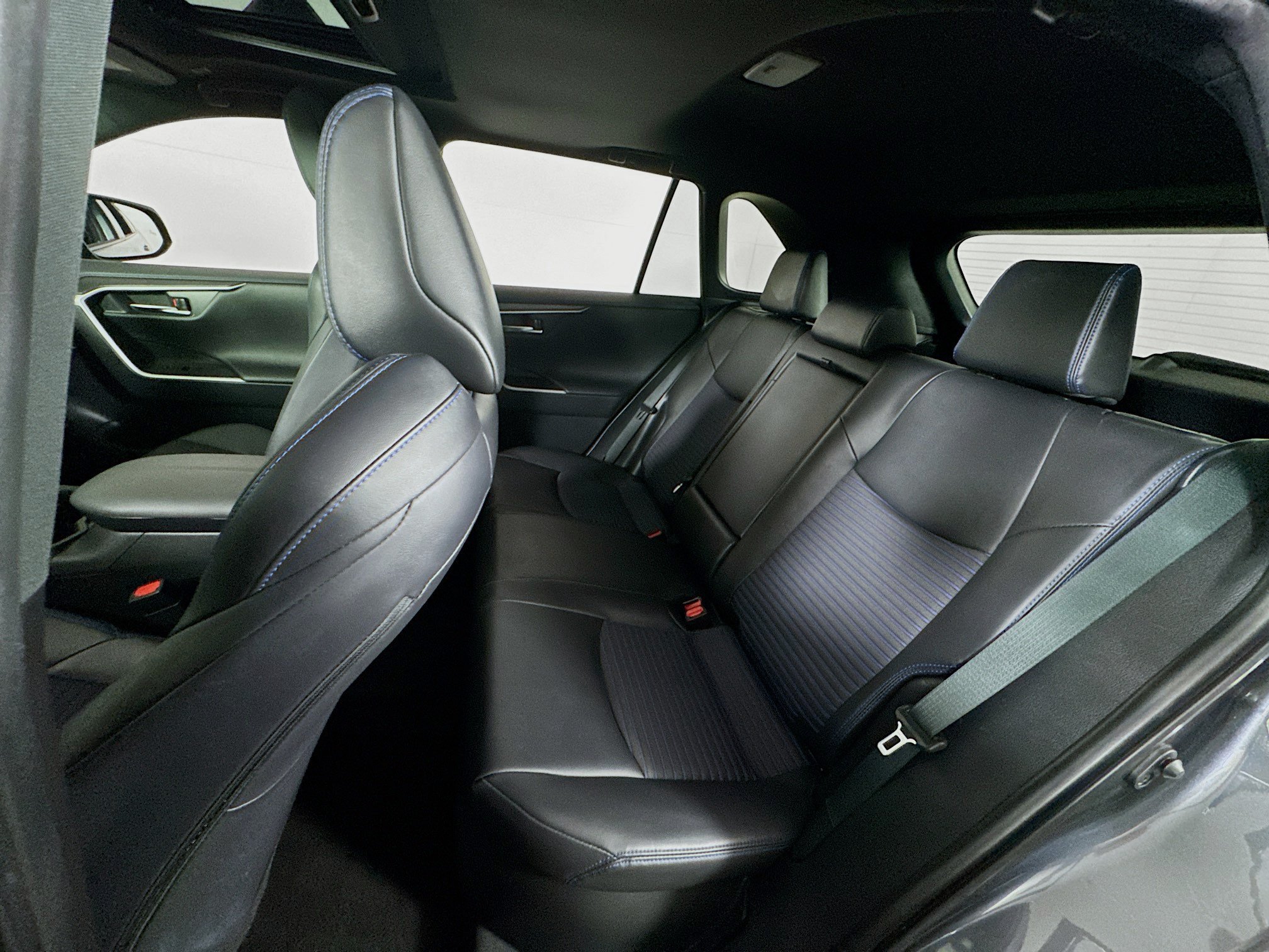 Certified 2025 Toyota RAV4 XSE AWD/4WD image 18