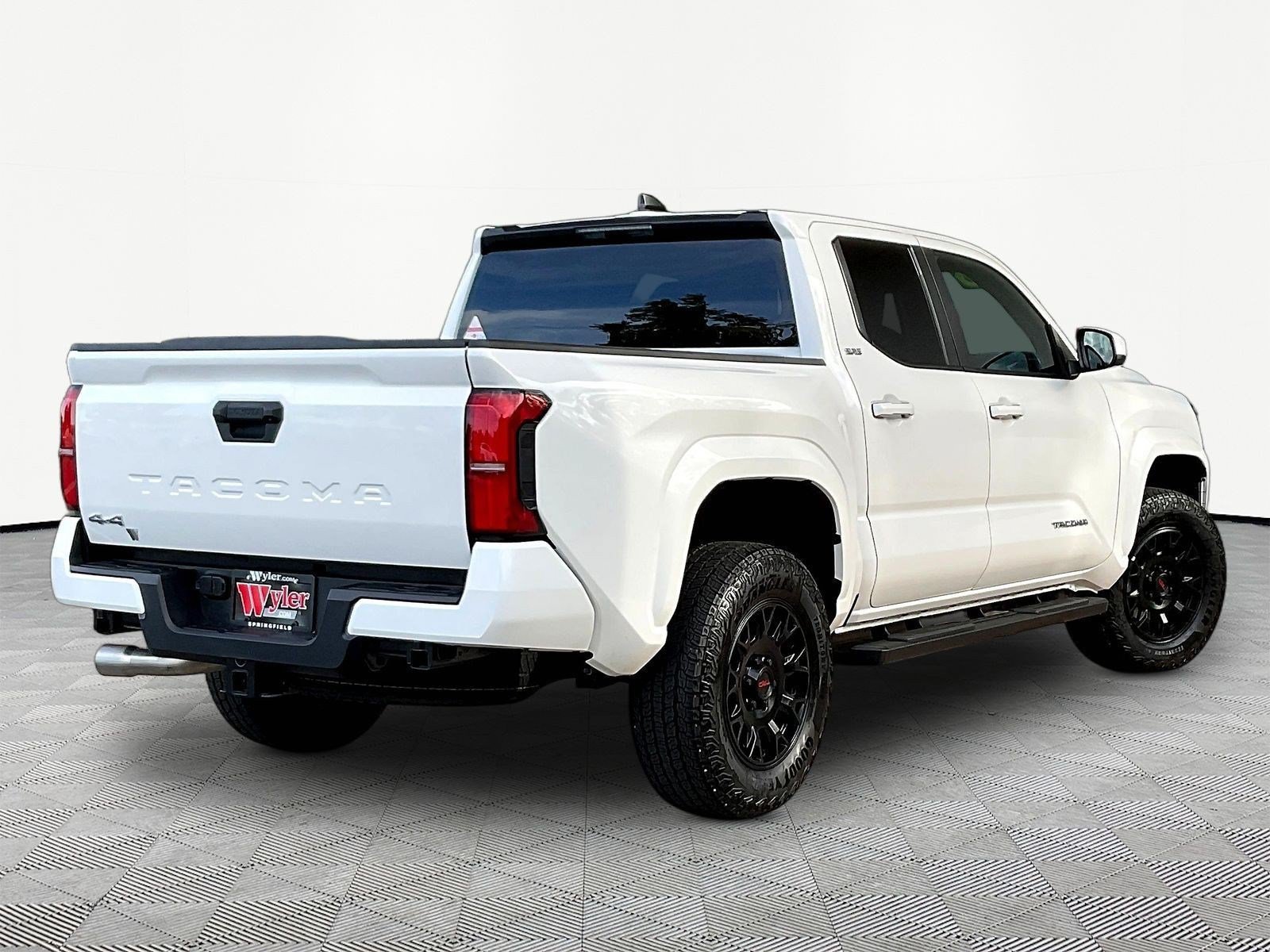 Used 2026 Toyota Tacoma SR5 AWD/4WD image 6