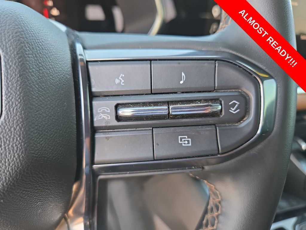 Used 2023 GMC Canyon AT4 w/ Technology Package AWD/4WD image 17