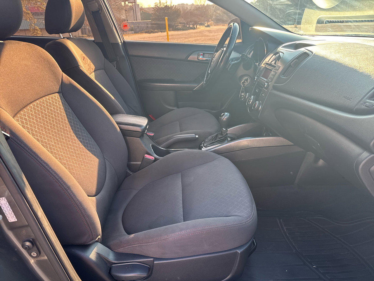 Used 2013 Kia Forte SX image 22