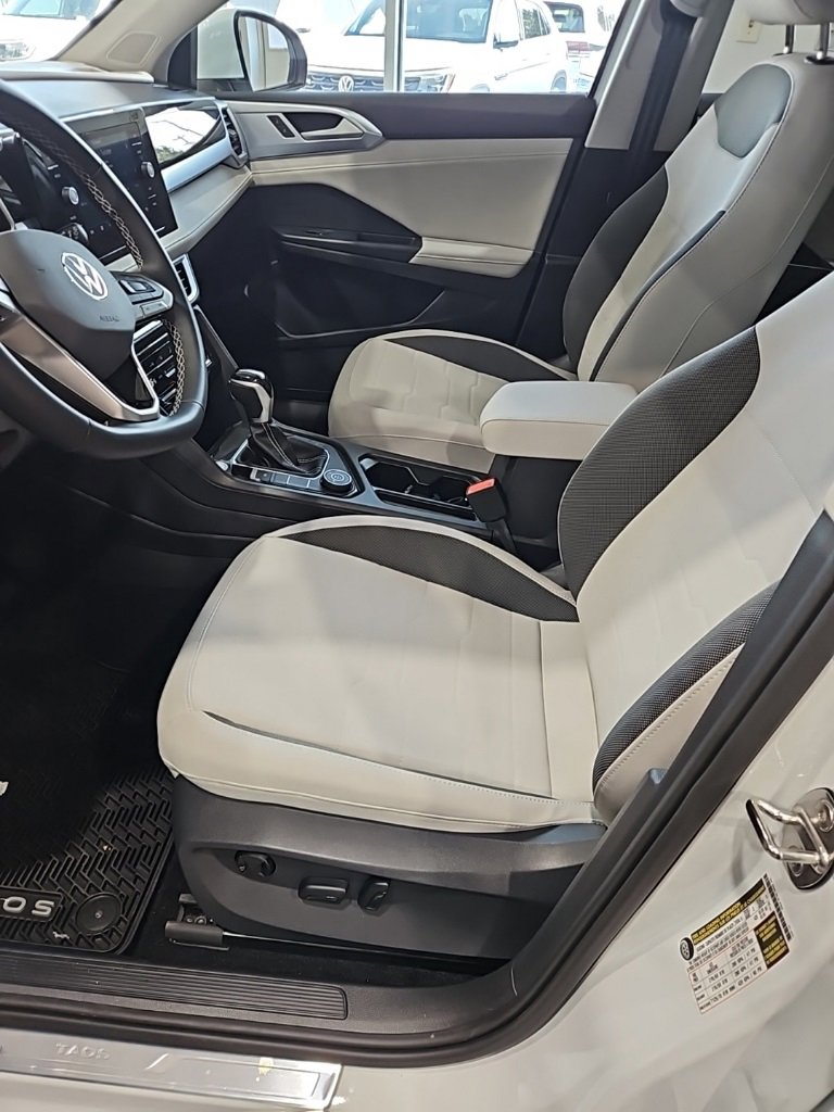 New 2026 Volkswagen Taos SE image 27