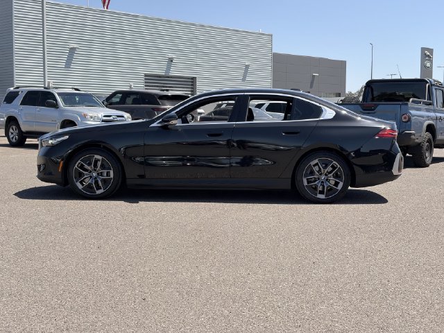 Certified 2026 BMW i5 eDrive40 w/ Premium Package RWD image 10