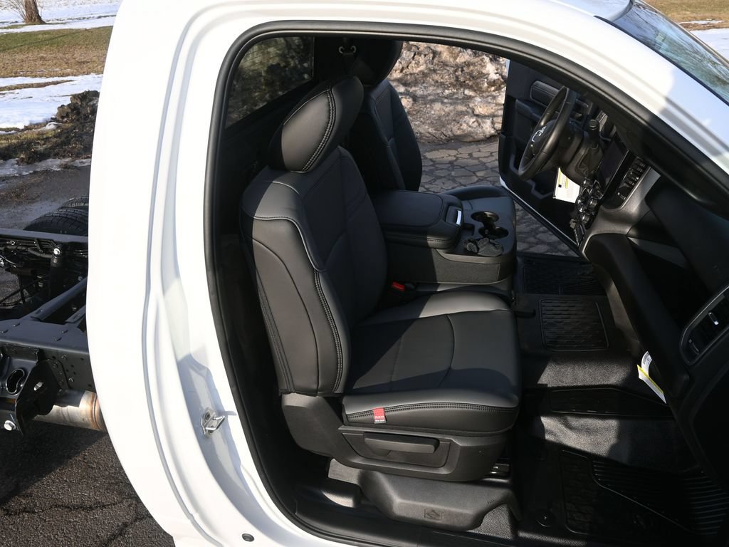 New 2026 RAM 3500 Tradesman AWD/4WD image 24