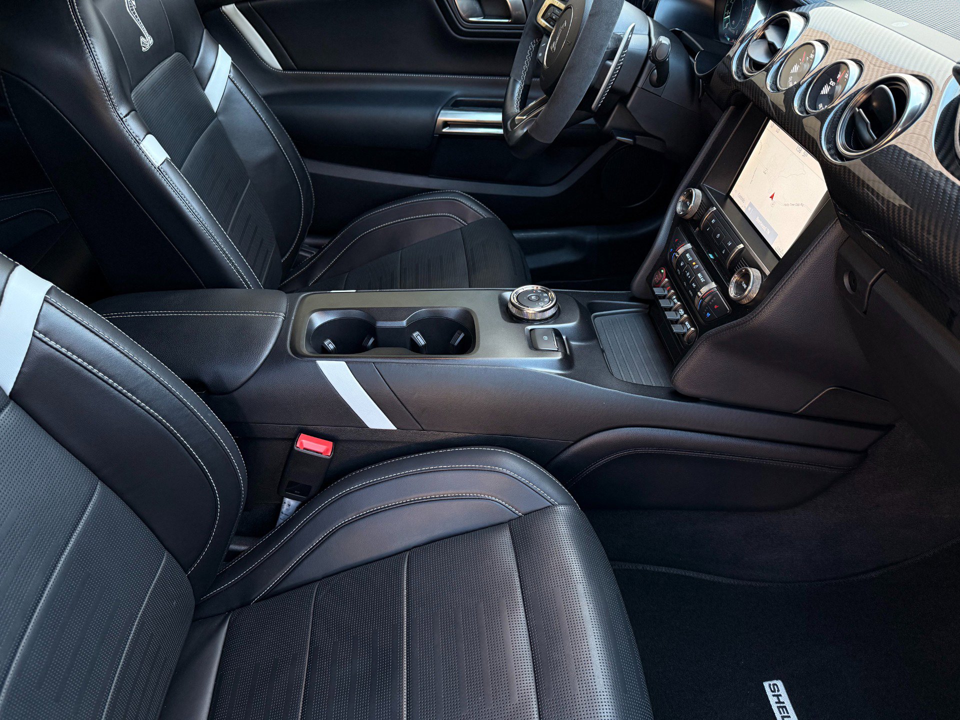 Used 2021 Ford Mustang Shelby GT500 w/ Technology Package image 21