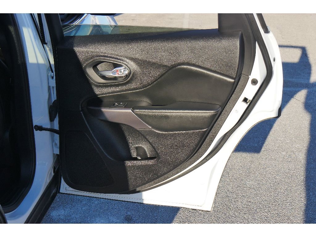 Used 2021 Jeep Cherokee Limited image 20