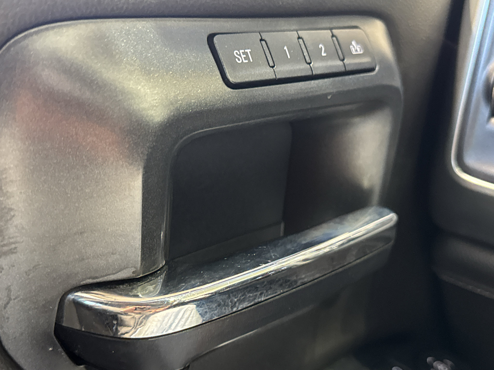 Used 2015 Chevrolet Silverado 2500 LTZ w/ LTZ Plus Package AWD/4WD image 29