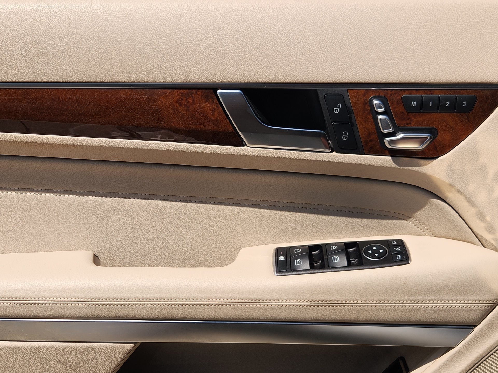 Certified 2016 Mercedes-Benz E 400 Cabriolet image 23