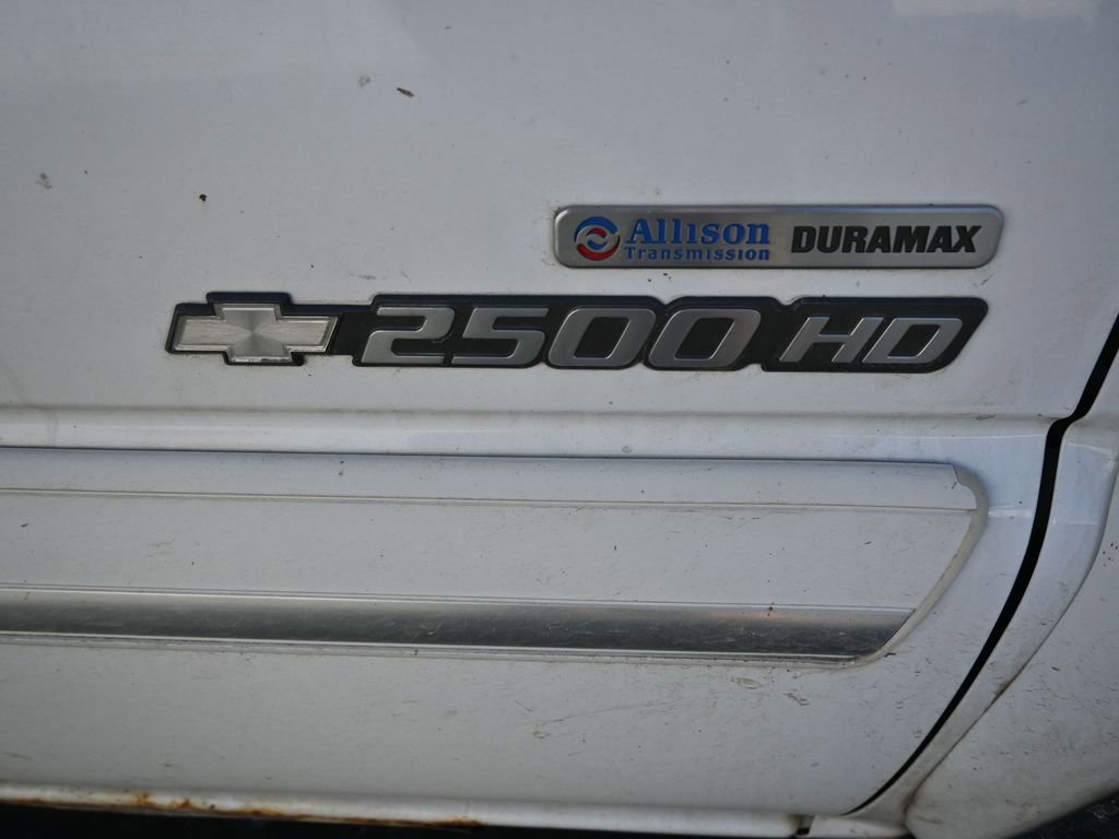 Used 2007 Chevrolet Silverado 2500 LT w/ Heavy-Duty Power Package image 13