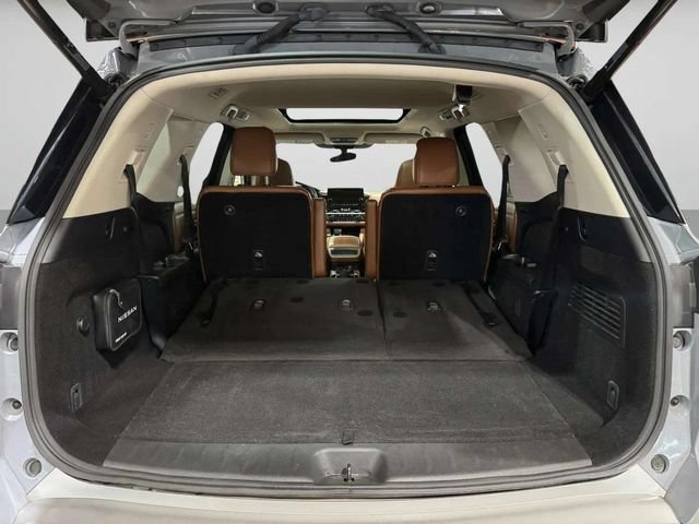 Used 2023 Nissan Pathfinder Platinum AWD/4WD image 30