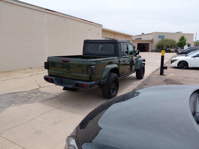 Used 2023 Jeep Gladiator Sport AWD/4WD image 3