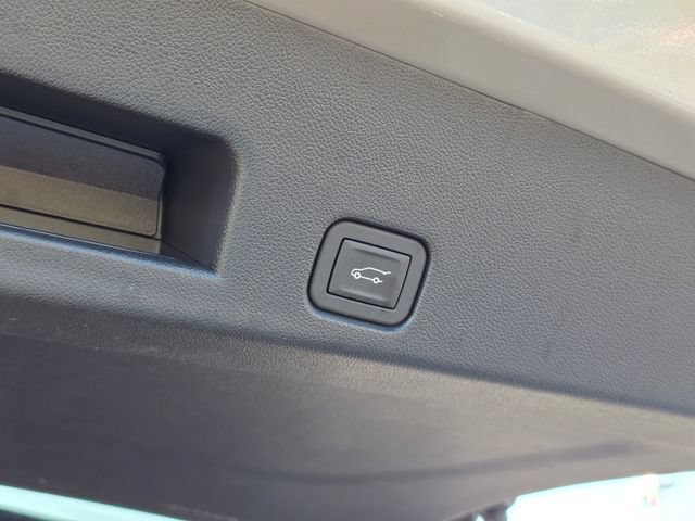 Used 2026 Chevrolet Traverse Z71 w/ LPO, Floor Liner Package AWD/4WD image 14