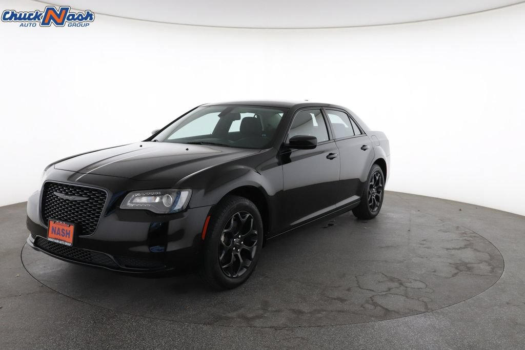 Used 2022 Chrysler 300 Touring w/ Sport Appearance Package AWD/4WD image 5