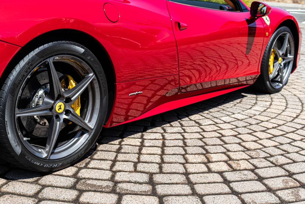 Used 2013 Ferrari 458 Italia Coupe RWD image 19