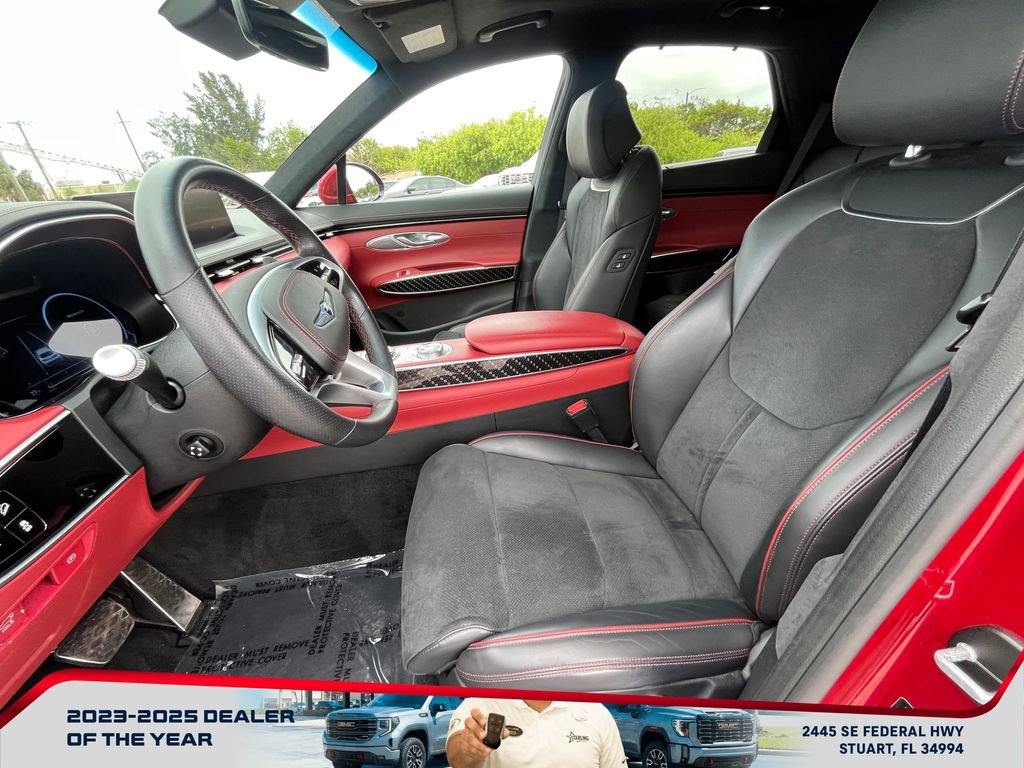 Used 2022 Genesis GV70 3.5T Sport w/ Sport Prestige Package AWD/4WD image 10