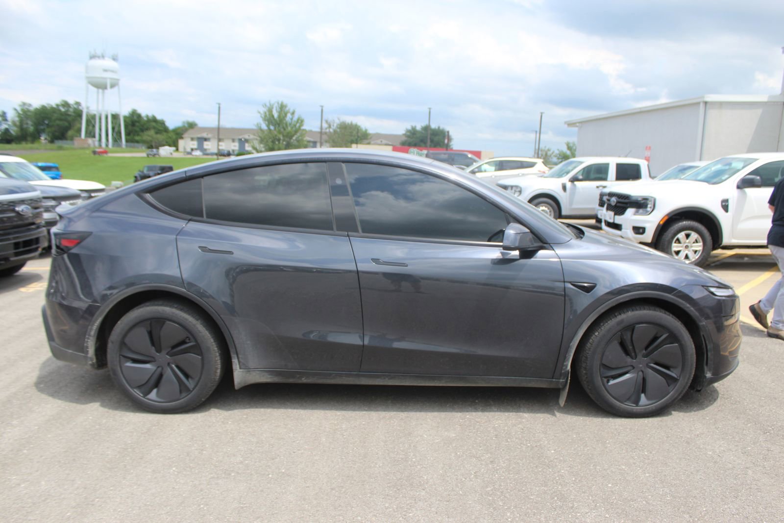 Used 2026 Tesla Model Y AWD image 7