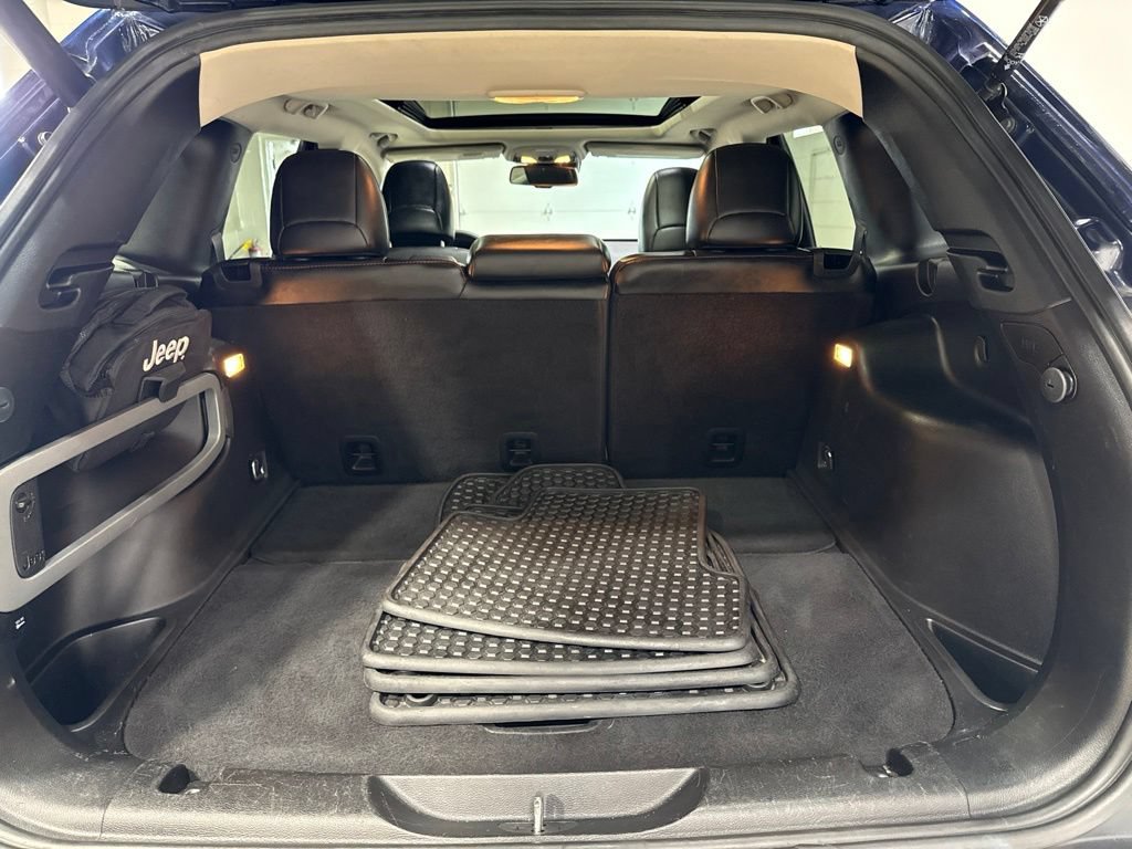 Used 2014 Jeep Cherokee Trailhawk w/ Technology Group AWD/4WD image 39