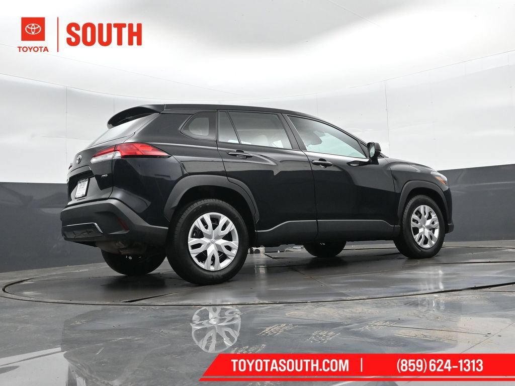 Used 2024 Toyota Corolla Cross L AWD/4WD image 35