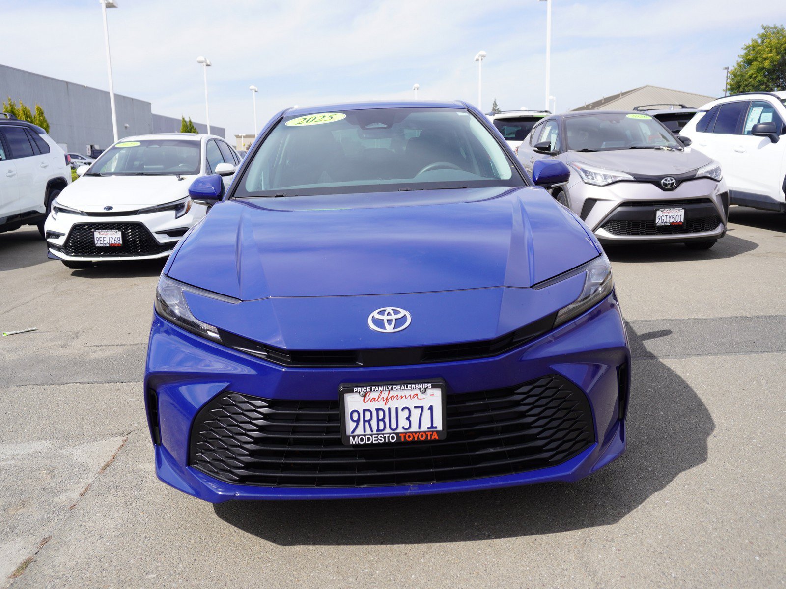Used 2025 Toyota Camry LE w/ Convenience Package FWD image 6