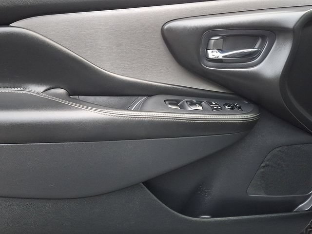 Used 2020 Nissan Murano SV AWD/4WD image 14