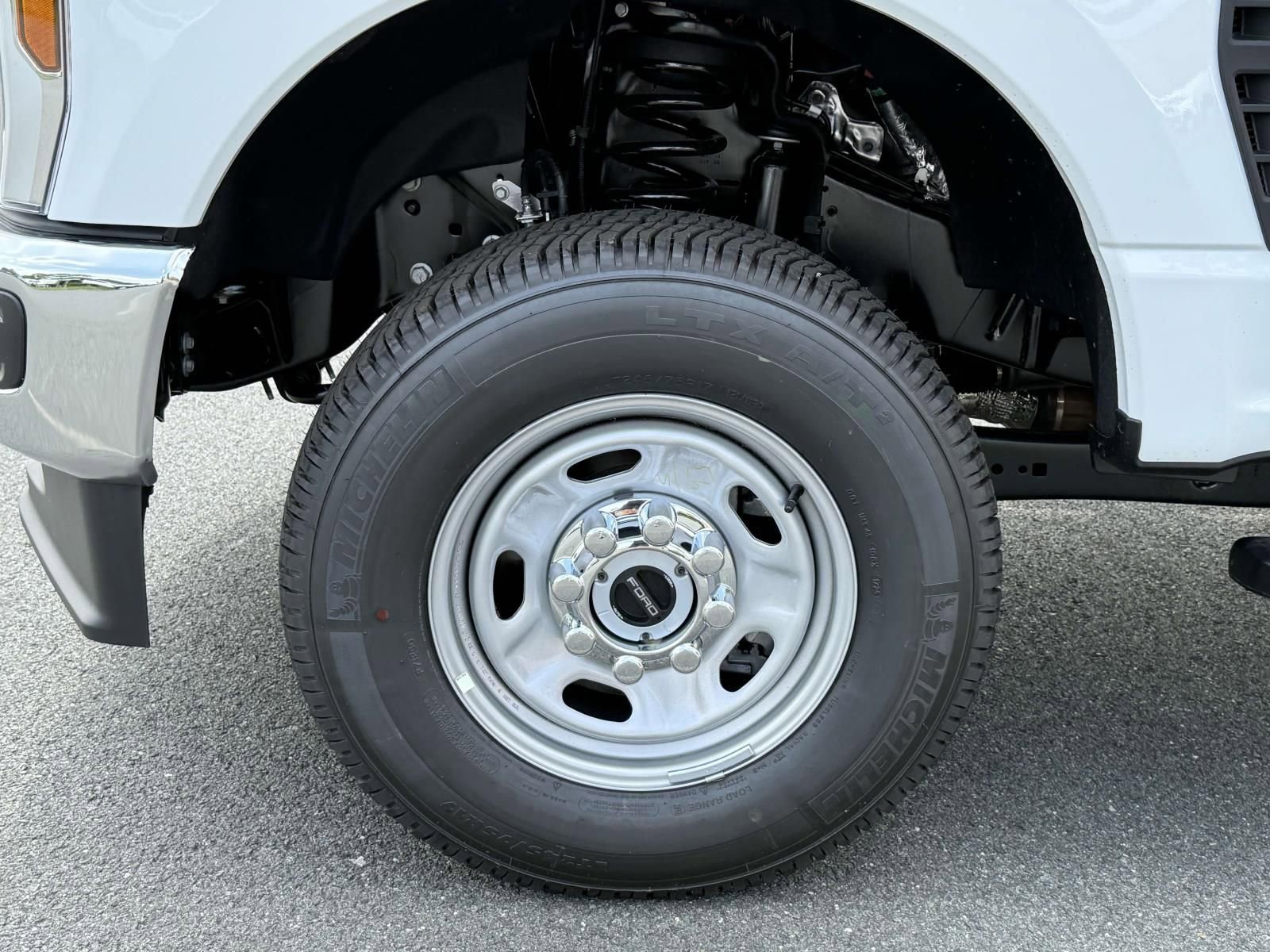 New 2025 Ford F250 XL w/ XL Chrome Package image 7