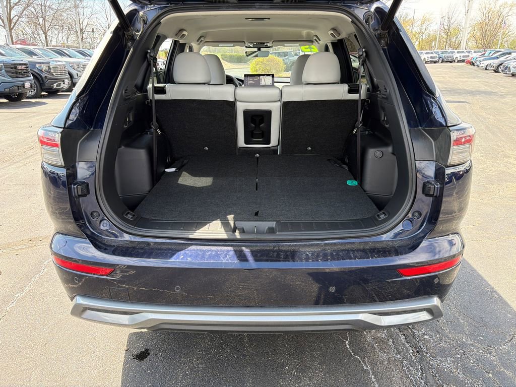 Used 2025 Mitsubishi Outlander AWD image 10