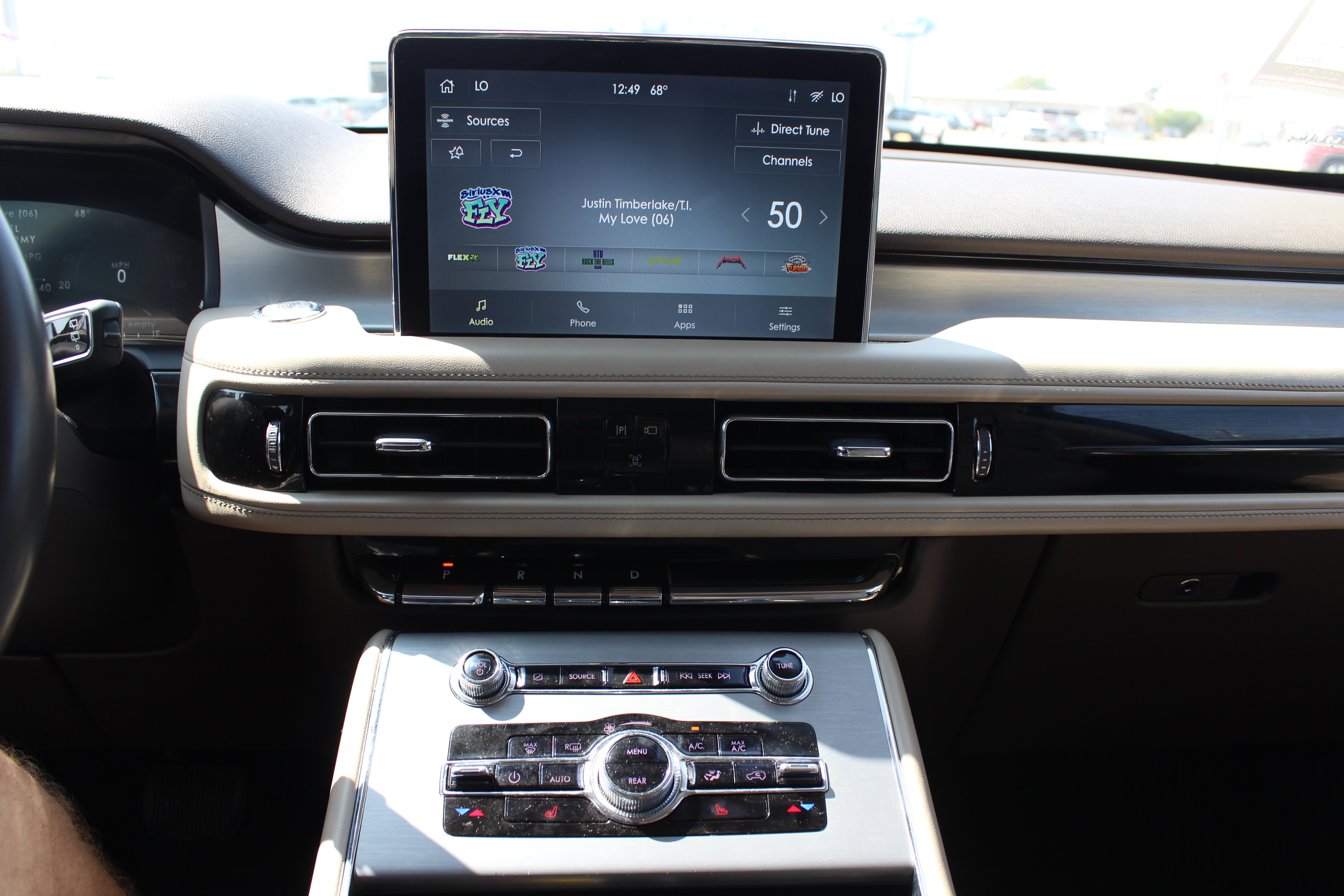 Used 2021 Lincoln Aviator AWD image 14