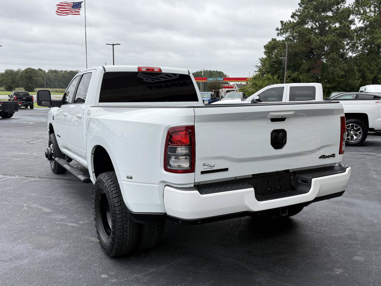Used 2024 RAM 3500 Big Horn w/ Night Edition AWD/4WD image 3