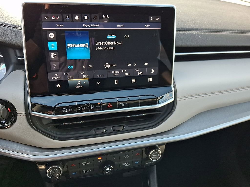 Used 2024 Jeep Compass Limited image 17