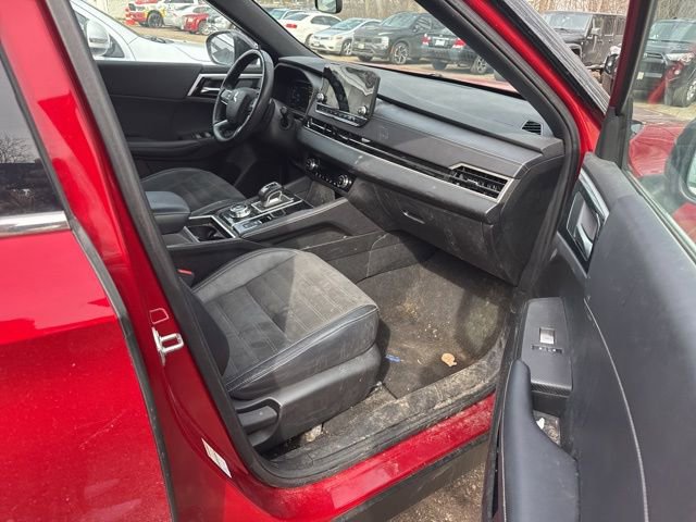 Used 2023 Mitsubishi Outlander SE Black Edition image 12