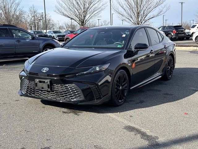 Used 2025 Toyota Camry SE w/ Convenience Package image 5