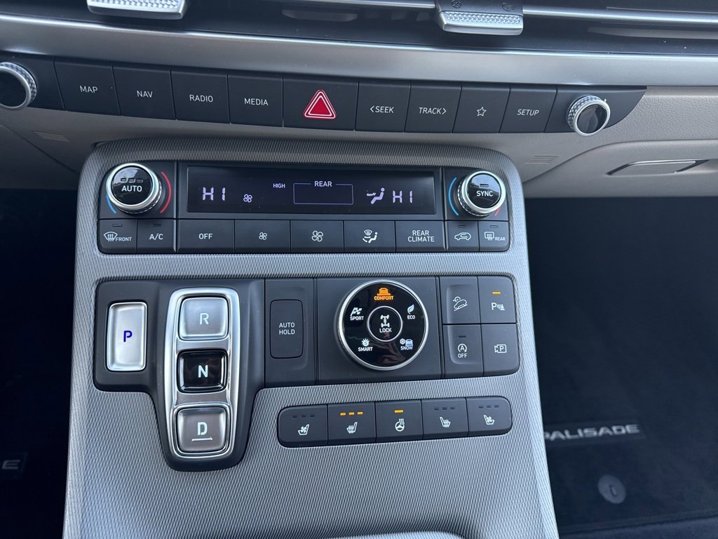 Used 2023 Hyundai Palisade Limited w/ Cargo Package image 18