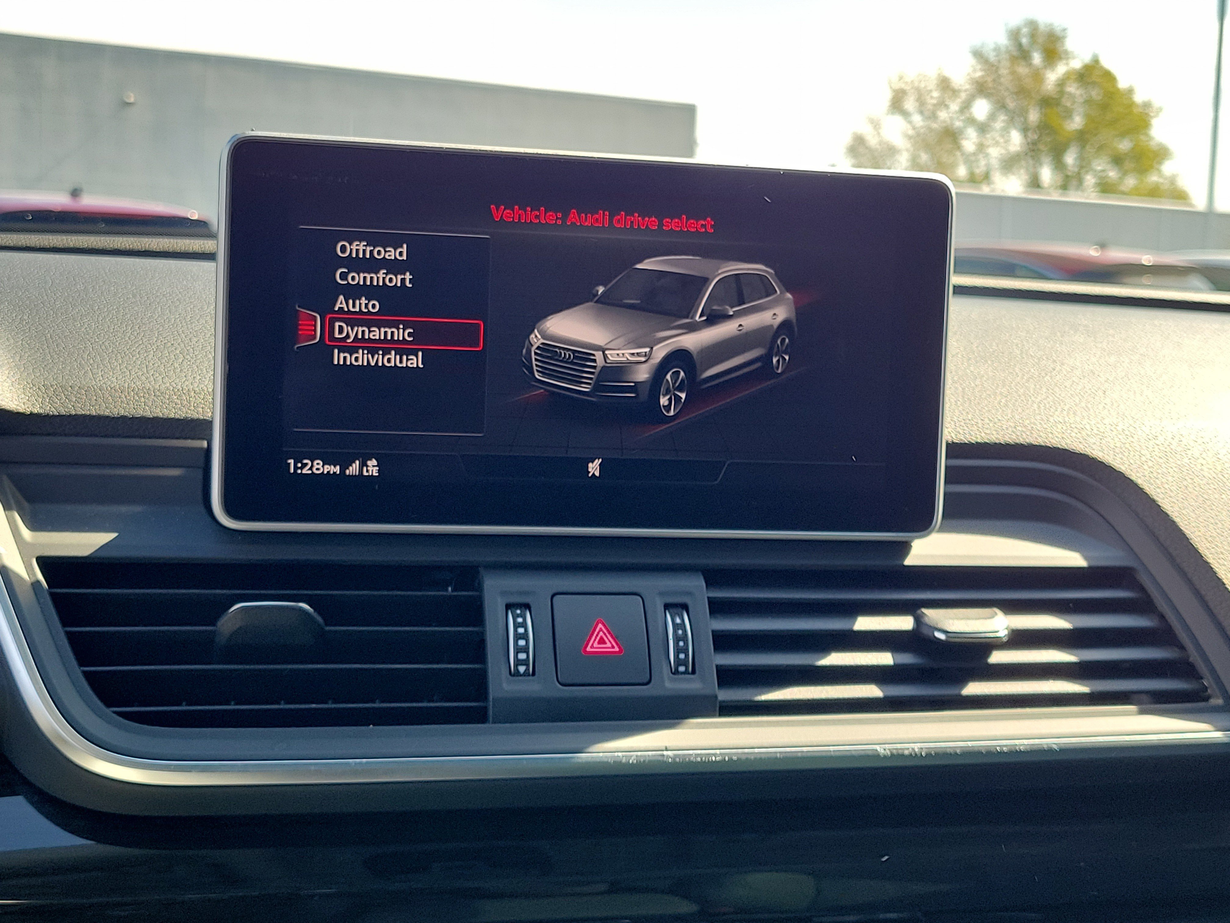 Used 2018 Audi Q5 Prestige w/ Prestige Package AWD/4WD image 26