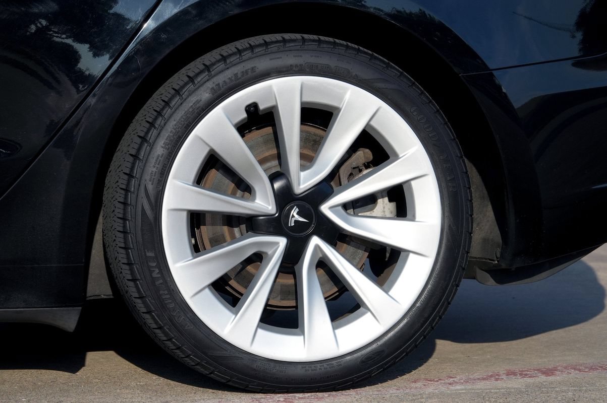 Used 2023 Tesla Model 3 Standard Range RWD image 28