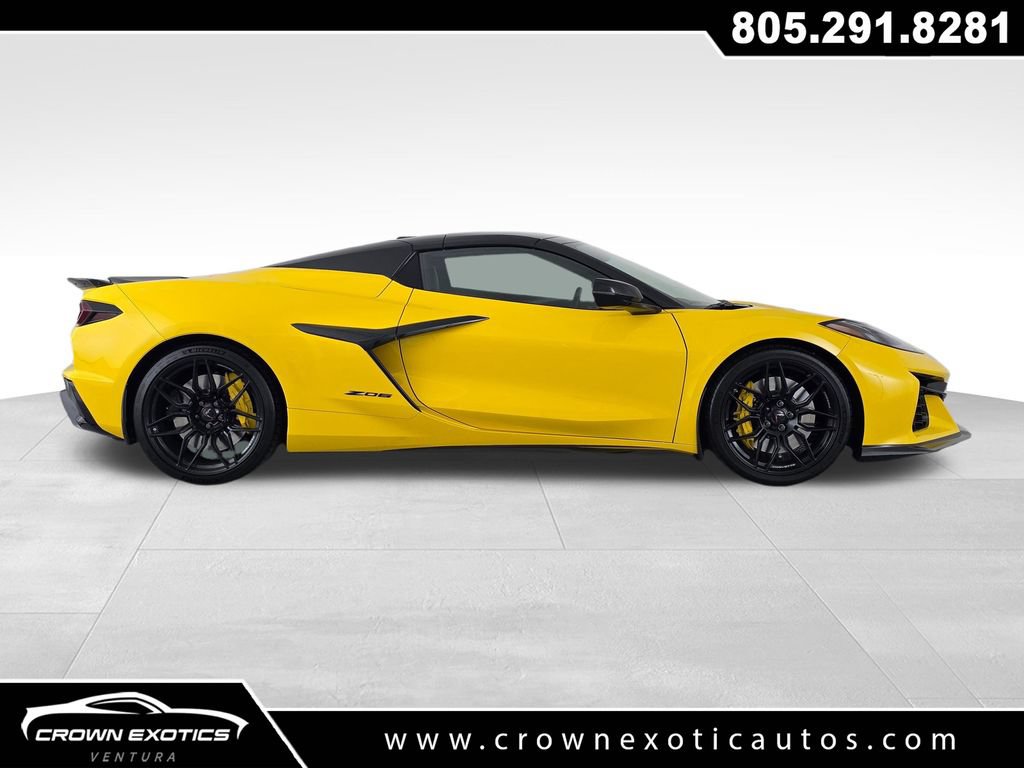 Used 2025 Chevrolet Corvette Z06 RWD image 8