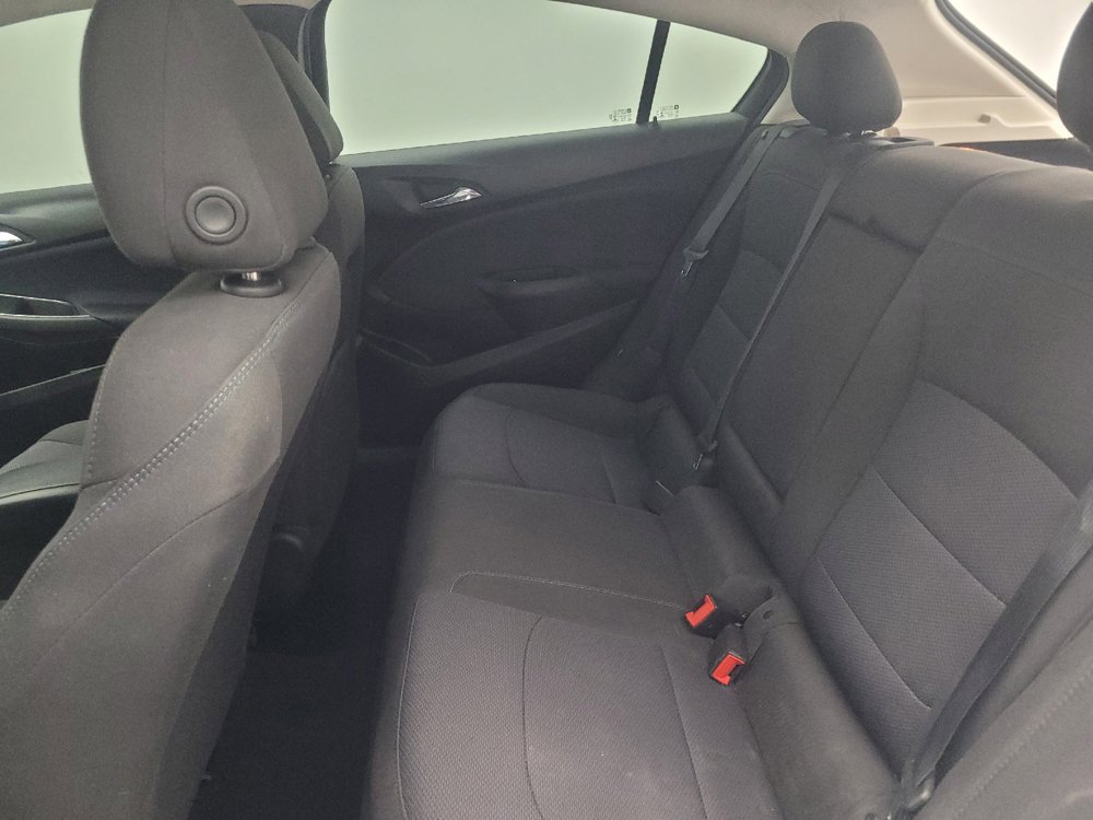 Used 2018 Chevrolet Cruze LT w/ Convenience Package FWD image 18
