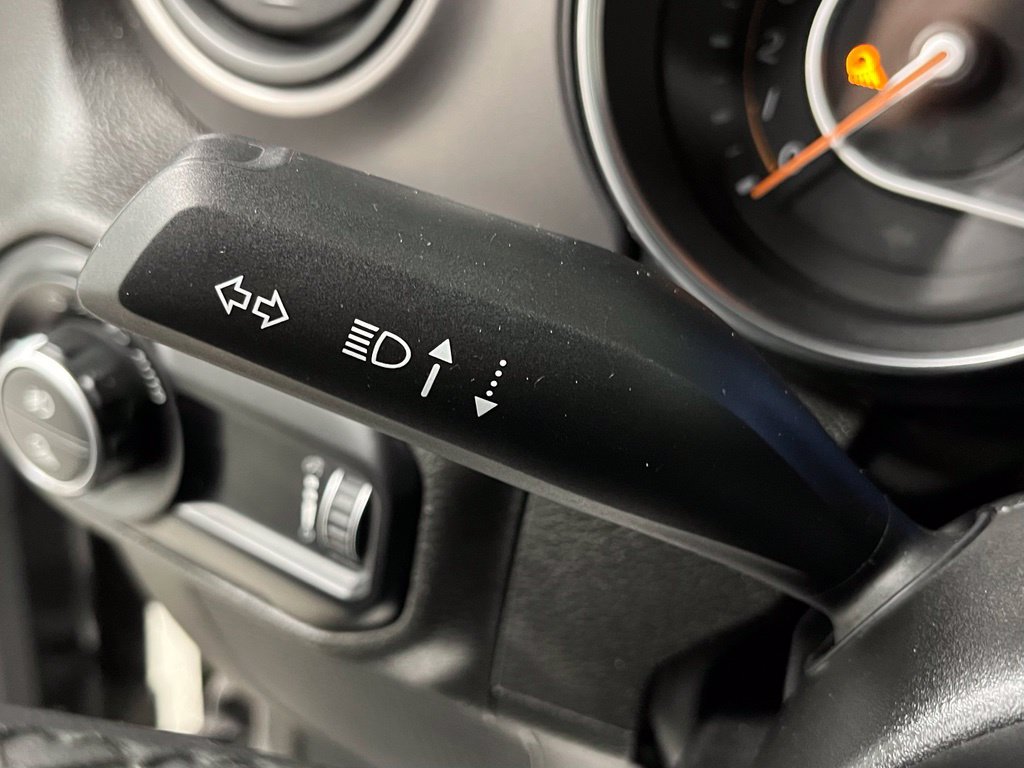 Used 2023 Jeep Gladiator Sport AWD/4WD image 32