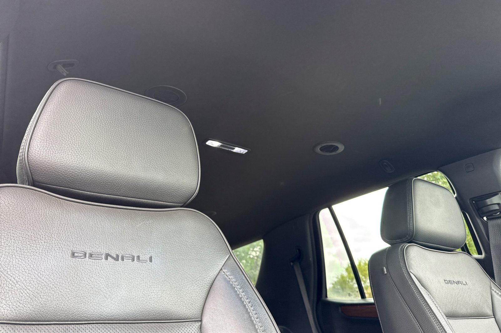 Used 2025 GMC Yukon Denali AWD/4WD image 22