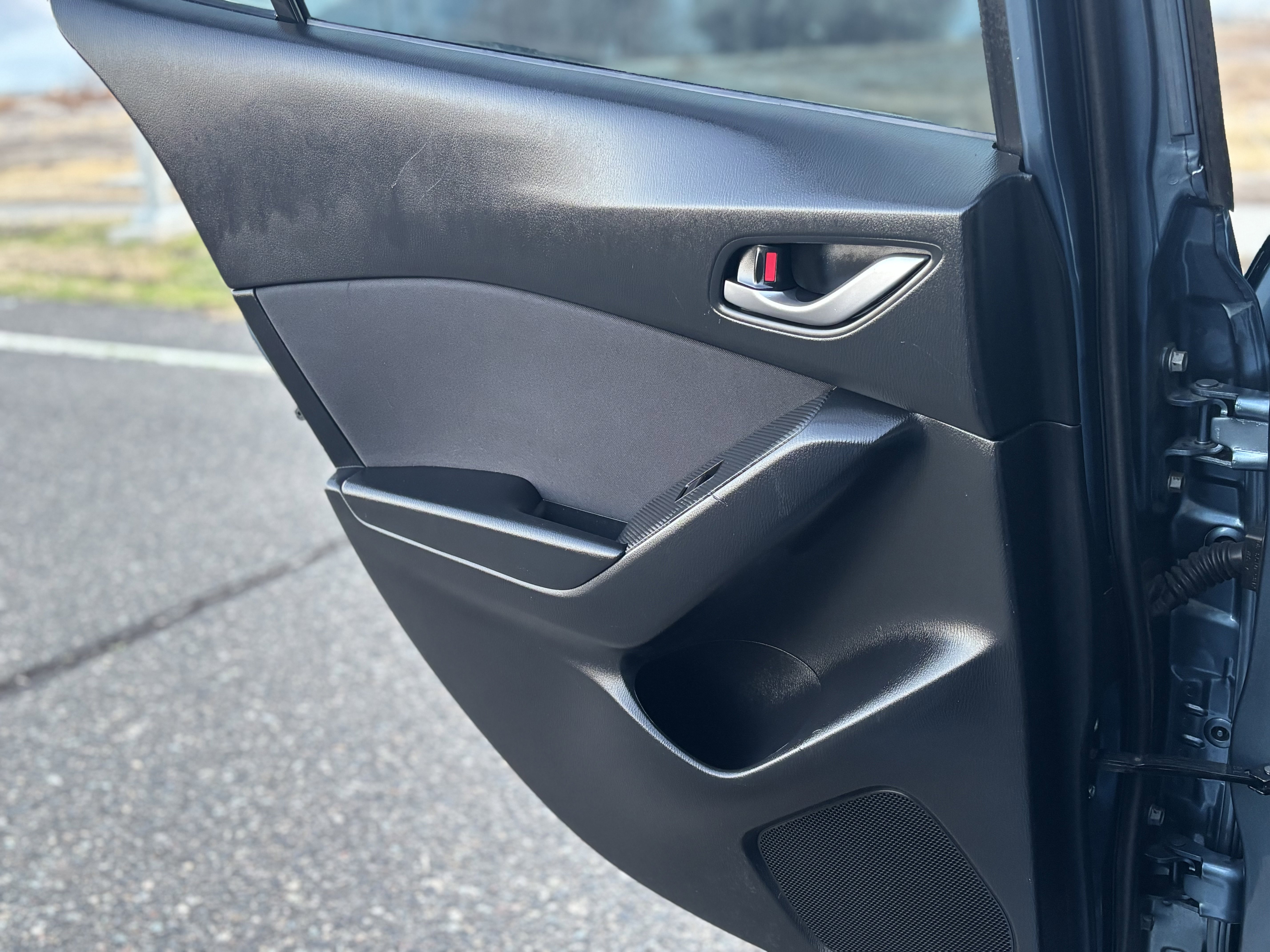 Used 2015 MAZDA MAZDA3 i SV image 11