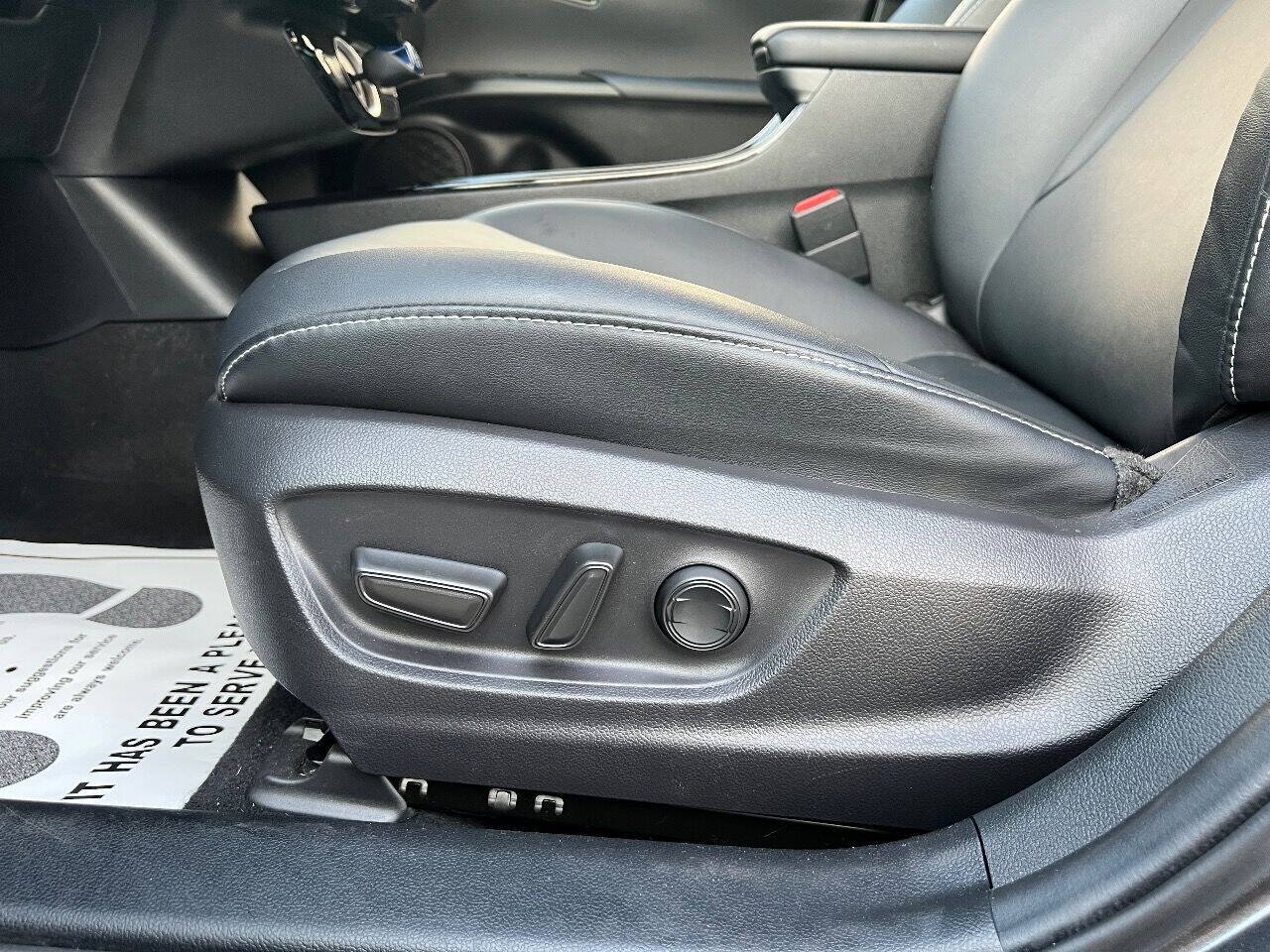Used 2020 Toyota Prius Prime XLE FWD image 26