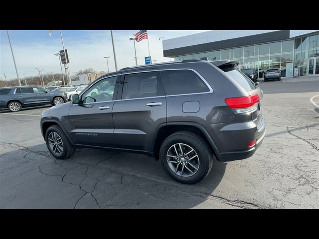 Used 2017 Jeep Grand Cherokee Limited image 6