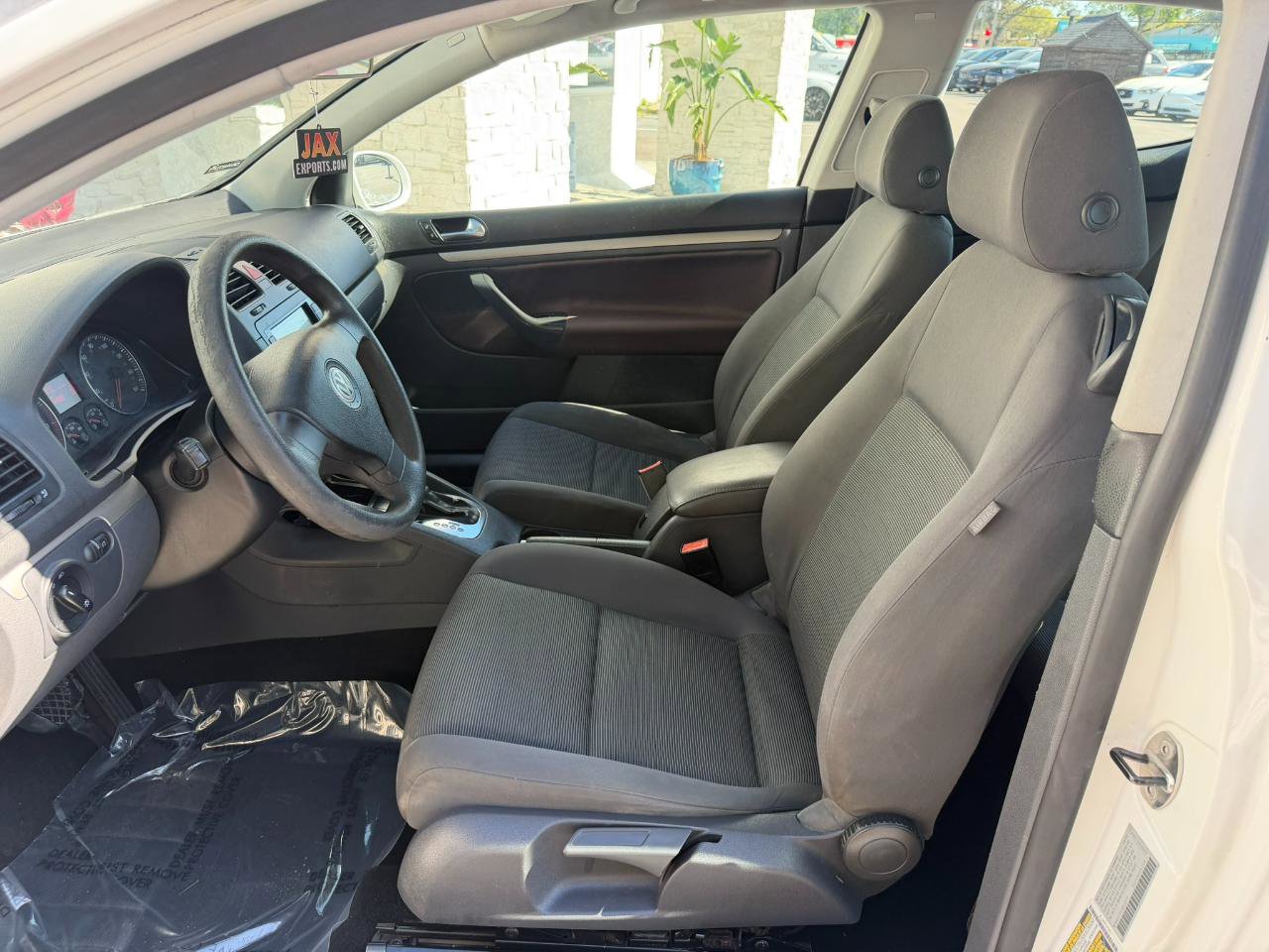 Used 2009 Volkswagen Rabbit S image 19